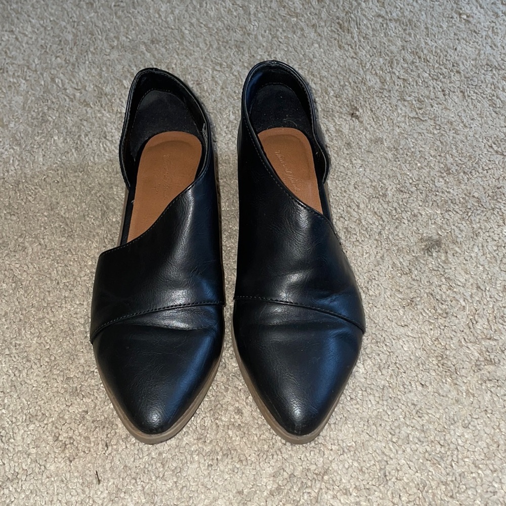 Size 6 Universal Thread Wenda Black cut out Bootie